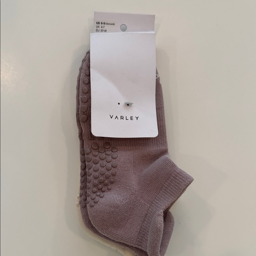 Varley Workout Grip Socks - size 6-9 (women’s)